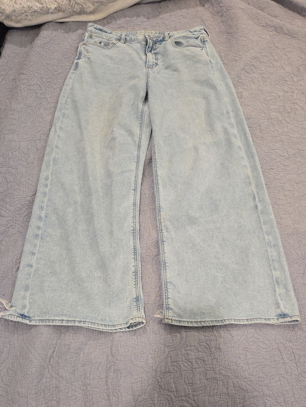 American Eagle Super High-Rise Baggy Wide-Leg Jeans Light Wash Size 8 Regular